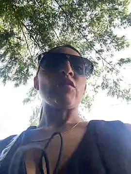 Sofiadelacruz online show from April 18, 2026, 9:04 pm