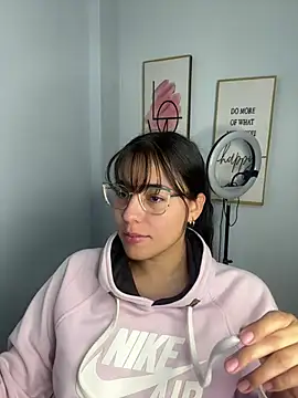 Snapshot of megan_cl chatting on February 24, 2025, 1:57 am megan cl online show from February 24, 2025, 1:57 am