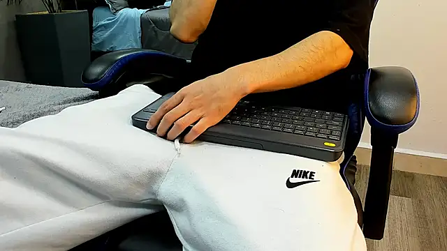 roan birkin online show from November 3, 2025, 7:06 pm