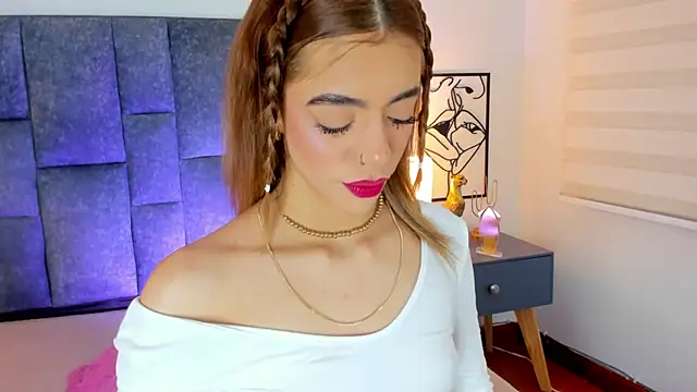 Violetta Ficher online show from May 29, 2026, 2:17 am