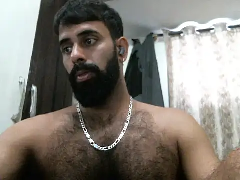 Snapshot of indianhairybull chatting on May 7, 2026, 4:28 am indianhairybull online show from May 7, 2026, 4:28 am