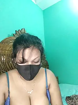 Snapshot of monekhan123 chatting on October 10, 2025, 7:47 pm monekhan123 online show from October 10, 2025, 7:47 pm