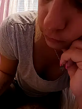 Mia RainX online show from May 18, 2026, 10:09 am