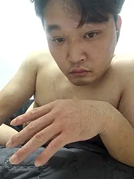 offwhite777 online show from October 31, 2025, 10:56 am