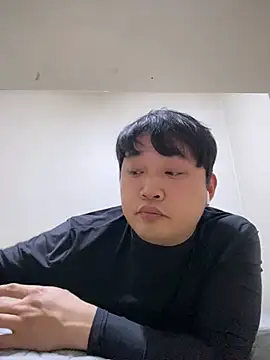 offwhite777 online show from February 4, 2025, 8:46 am