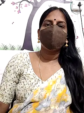 Snapshot of Tamil_Meera12 chatting on June 9, 2026, 5:25 pm Tamil Meera12 online show from June 9, 2026, 5:25 pm