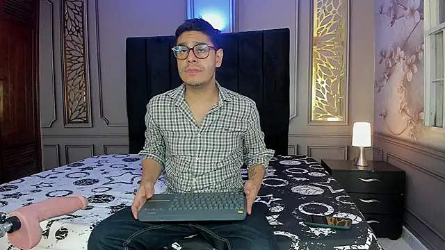 Snapshot of angel_fetish_ chatting on February 21, 2025, 4:51 am angel fetish online show from February 21, 2025, 4:51 am