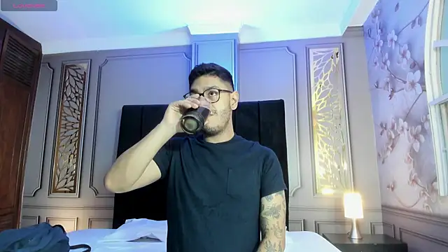 Snapshot of angel_fetish_ chatting on March 2, 2025, 11:30 am angel fetish online show from March 2, 2025, 11:30 am