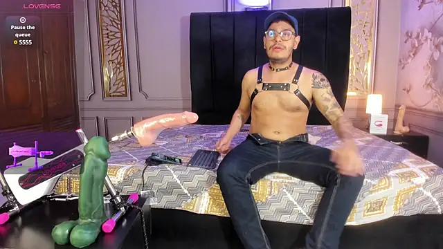 Snapshot of angel_fetish_ chatting on March 6, 2025, 10:20 am angel fetish online show from March 6, 2025, 10:20 am