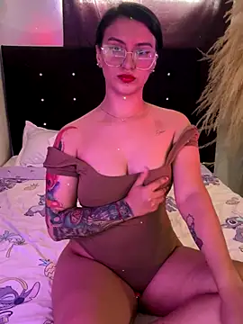 Emma Giraldo online show from September 15, 2025, 6:08 pm