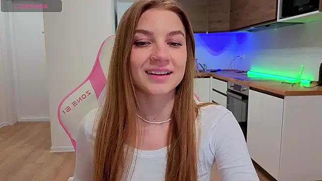 Enjoy everymoment  online show from April 11, 2026, 10:13 pm