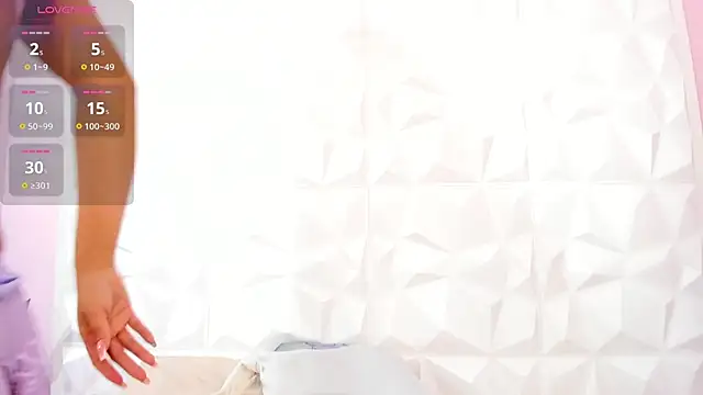 Lia Guzman online show from March 14, 2025, 6:10 am