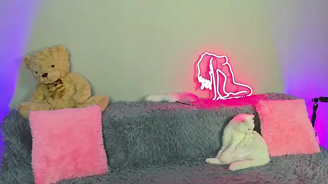 EvaBalmer online show from October 14, 2025, 3:07 am