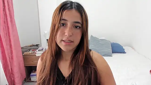 Snapshot of __leaa chatting on March 5, 2025, 7:38 pm leaa online show from March 5, 2025, 7:38 pm