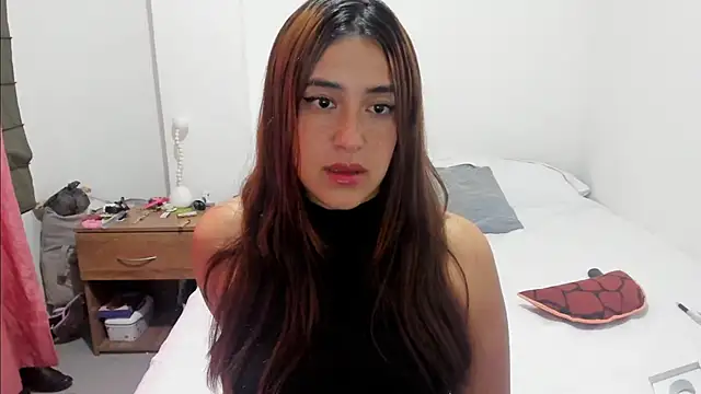 Snapshot of __leaa chatting on February 13, 2025, 8:03 pm leaa online show from February 13, 2025, 8:03 pm