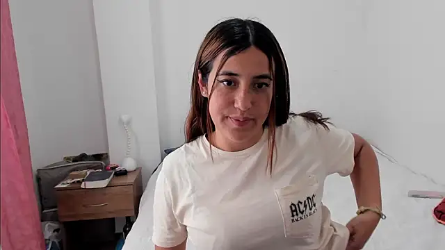 Snapshot of __leaa chatting on February 28, 2025, 8:39 pm leaa online show from February 28, 2025, 8:39 pm