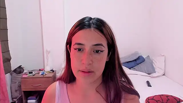 Snapshot of __leaa chatting on February 14, 2025, 8:26 pm leaa online show from February 14, 2025, 8:26 pm