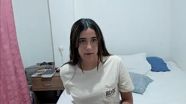 Snapshot of __leaa chatting on February 28, 2025, 11:56 pm leaa online show from February 28, 2025, 11:56 pm