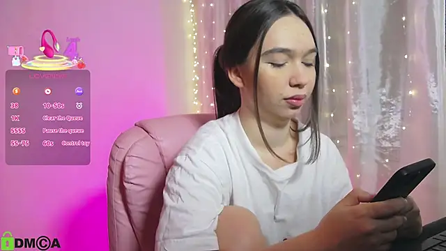 Snapshot of Arianahot777 chatting on November 10, 2025, 12:26 am Arianahot777 online show from November 10, 2025, 12:26 am