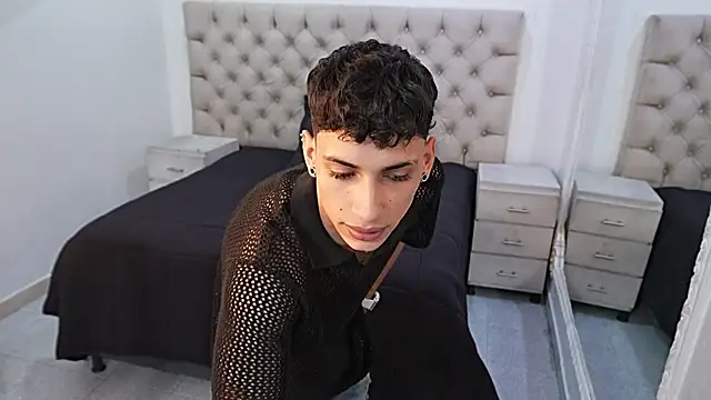 JhoanLeandro online show from February 28, 2026, 4:56 am