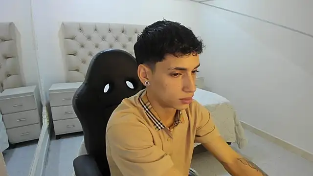 JhoanLeandro online show from December 16, 2025, 5:00 am