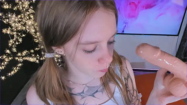 Snapshot of kitness_sky chatting on February 8, 2025, 4:35 pm kitness sky online show from February 8, 2025, 4:35 pm