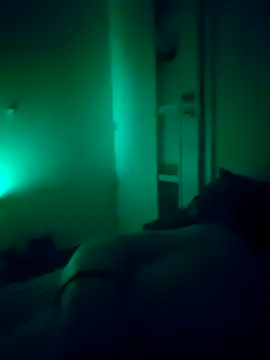 bouraktom6 online show from October 18, 2025, 4:36 am