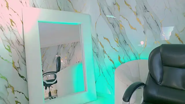 AmaiaHaywood online show from October 2, 2025, 4:05 am