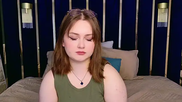 Kendra Parlow online show from March 19, 2025, 10:33 am