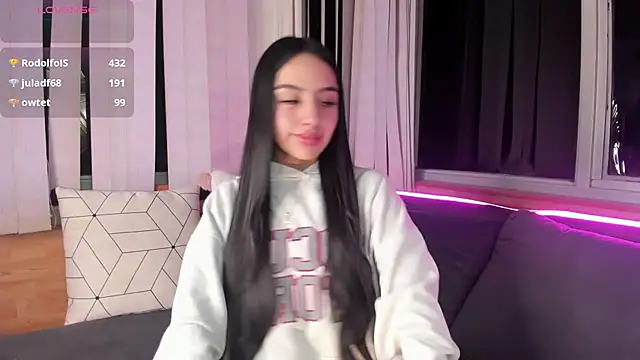 Snapshot of Daphne_chers chatting on February 13, 2026, 10:37 am Daphne chers online show from February 13, 2026, 10:37 am