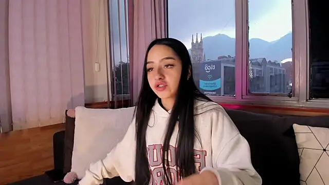 Snapshot of Daphne_chers chatting on February 11, 2026, 8:31 pm Daphne chers online show from February 11, 2026, 8:31 pm