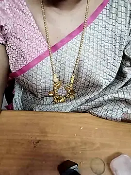 Tamil Radha online show from October 8, 2025, 5:46 pm