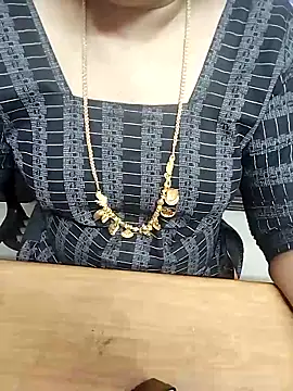 Tamil Radha online show from October 9, 2025, 11:38 pm