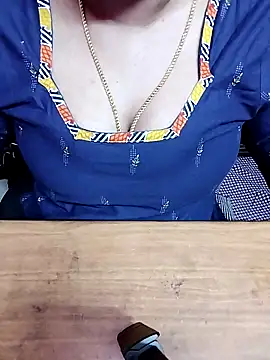 Tamil Radha online show from November 12, 2025, 2:04 am