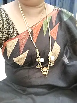 Tamil Radha online show from October 14, 2025, 2:28 pm