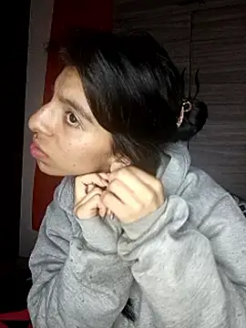 Ariell Kieran online show from September 18, 2025, 7:55 am