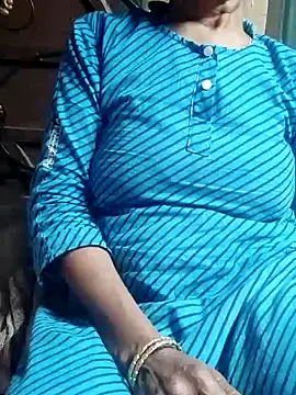 Snapshot of o-radha chatting on February 3, 2025, 9:19 am o-radha online show from February 3, 2025, 9:19 am