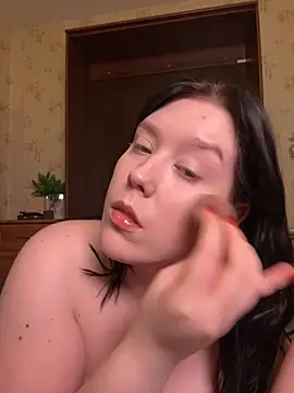 Viesicaa online show from September 28, 2025, 4:03 pm