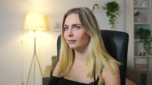 Snapshot of catecrago_ chatting on November 24, 2025, 1:55 pm catecrago online show from November 24, 2025, 1:55 pm