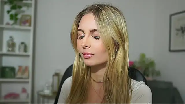 Snapshot of catecrago_ chatting on March 8, 2025, 1:57 pm catecrago online show from March 8, 2025, 1:57 pm