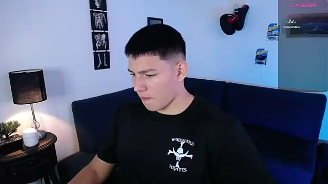 JamesCr  online show from April 21, 2026, 1:07 pm