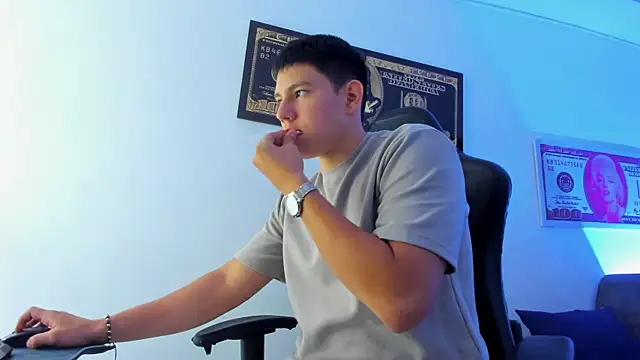 JamesCr  online show from February 28, 2025, 4:31 pm