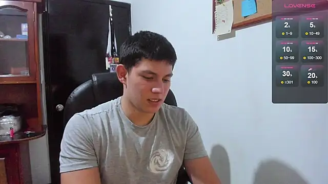 JamesCr  online show from March 18, 2025, 7:44 am