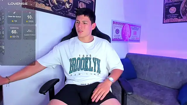 JamesCr  online show from March 10, 2025, 8:23 pm