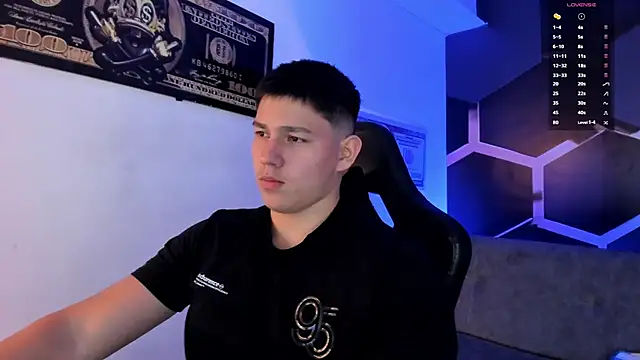 JamesCr  online show from September 9, 2025, 2:54 am