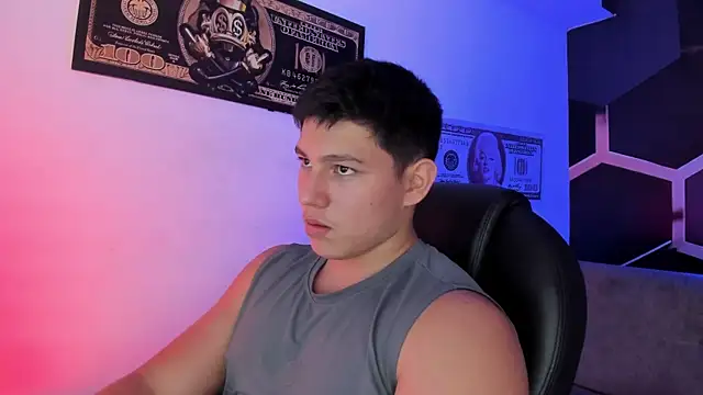 JamesCr  online show from September 30, 2025, 3:01 am