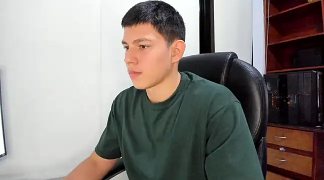 JamesCr  online show from March 1, 2025, 10:53 pm