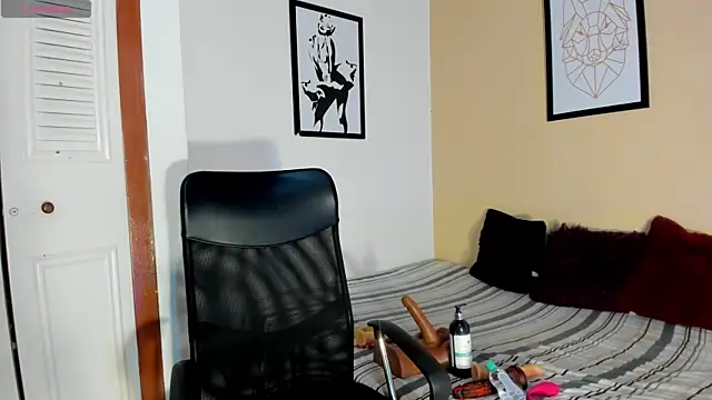 Violetta 0 online show from April 15, 2026, 1:04 pm