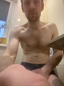 LynnAhNight online show from March 25, 2026, 3:17 am