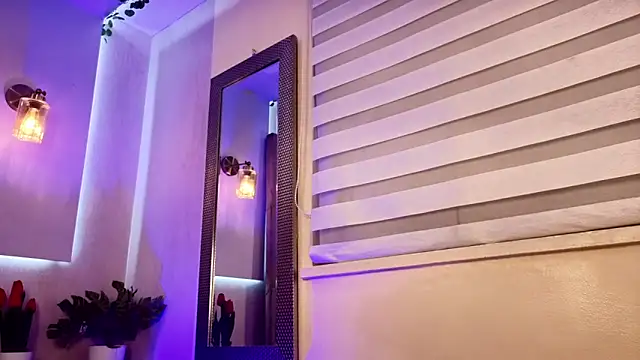 AzunaStar online show from April 18, 2026, 12:24 am